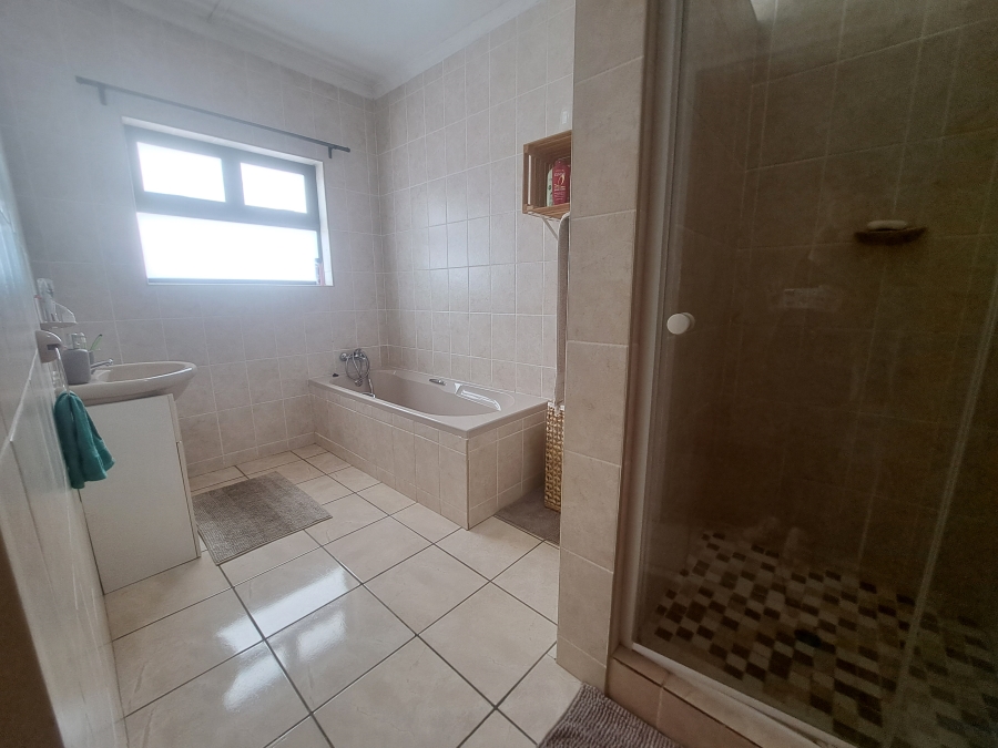 3 Bedroom Property for Sale in Vredenburg Western Cape